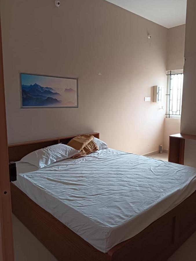 Surathi Enclave Standard Rooms Karumattampatti Exterior foto